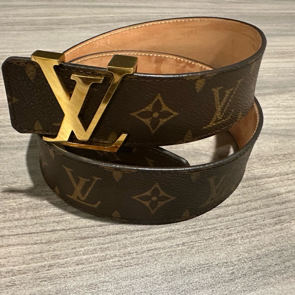 GUC WOMENS LOUIS VUITTON BELT